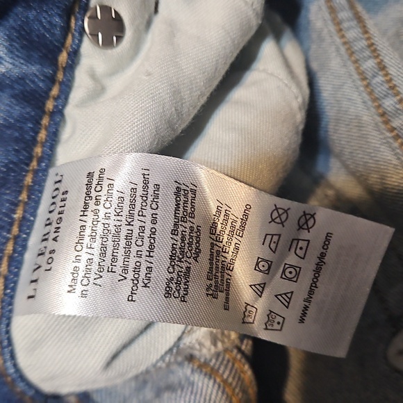 NWT Liverpool Marley Girlfriend Cuffed Low-Rise Distressed Jeans - Picture 11 of 15